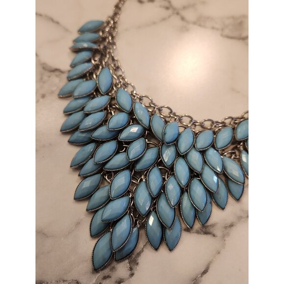 Statement Blue Leaf Bib Necklace With Silver Tone Chain - Picture 2 of 3